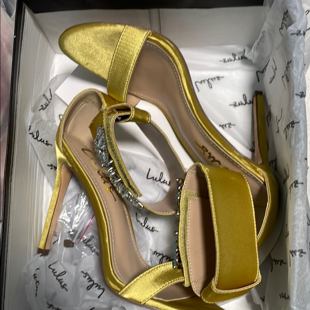 Lulus Mariahh Pear Satin Rhinestone Butterfly Ankle Strap Heels size 6.5 - Picture 6 of 7